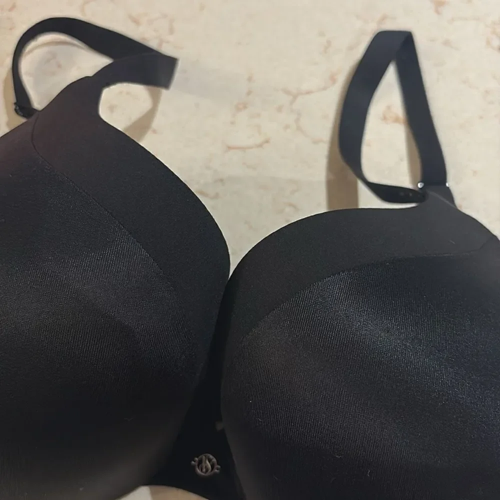 Victoria’s Secret push-up Black Women's Bra SZ 36DD